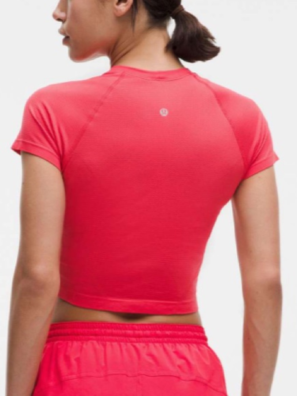 Lululemon Swiftly Tech Cropped
Short-Sleeve Shirt 2.0
Red Glow / Red Glow Sze 4